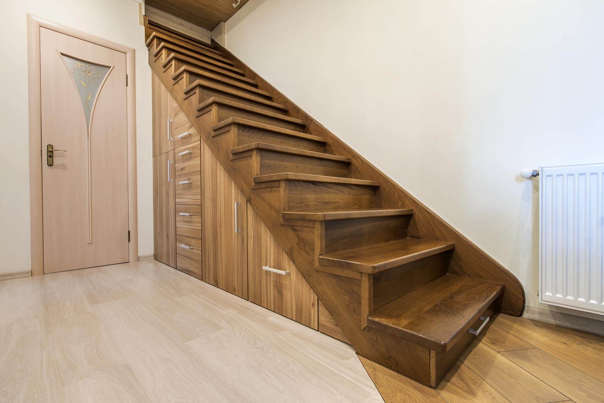 Le rangement sous escalier sur mesure qui me correspond