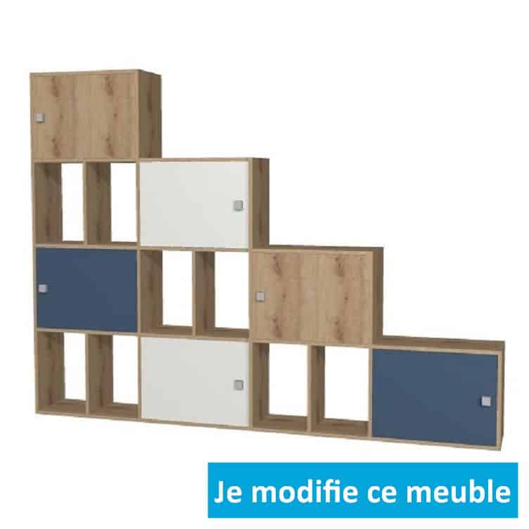 Bibliothèque sous escalier