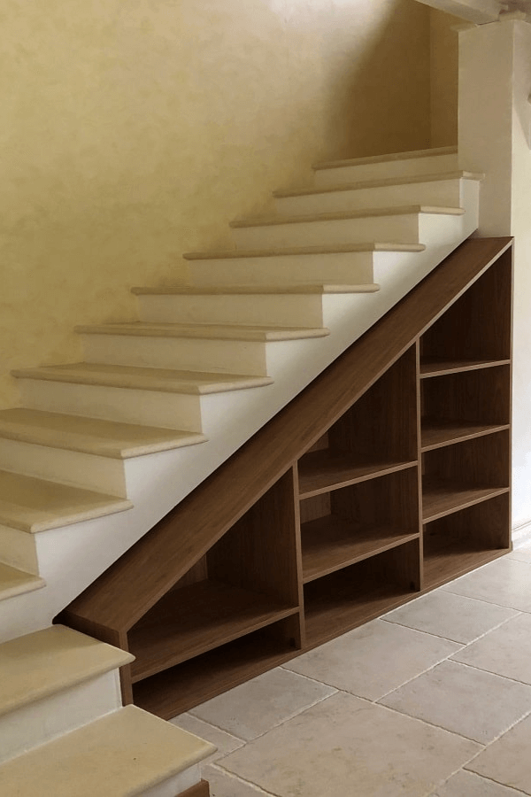 meuble sous escalier d'un client