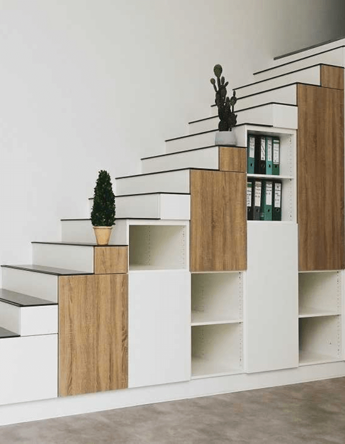 photo d'un meuble escalier blanc et bois