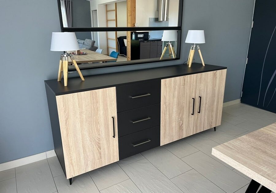 Buffet noir et en bois sur mesure